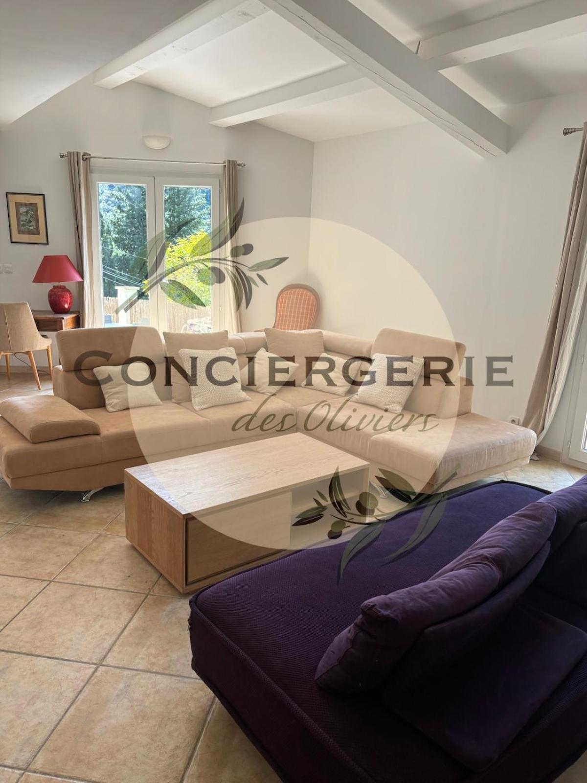 Villa Avec Piscine Belgentier Exteriér fotografie