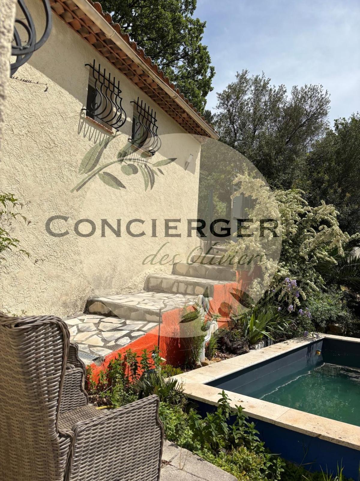 Villa Avec Piscine Belgentier Exteriér fotografie